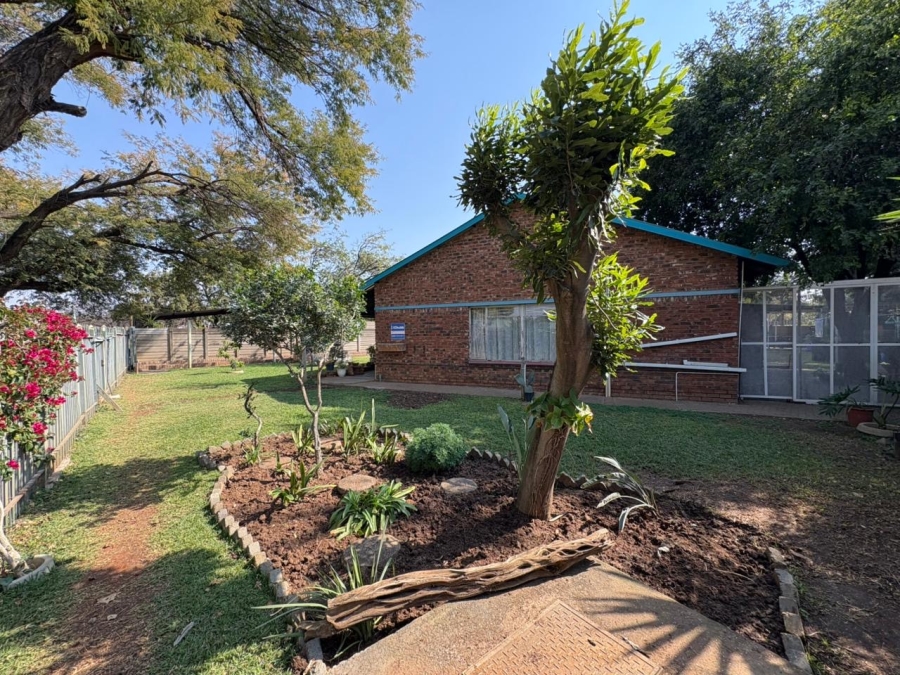 3 Bedroom Property for Sale in Oos Einde North West
